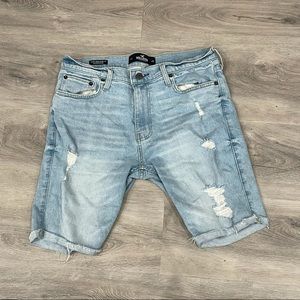 Men’s Hollister Ripped Jean Shorts W32